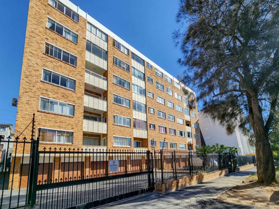 3 Bedroom Property for Sale in Sea Point Western Cape